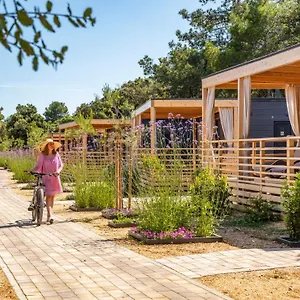 Mobile Homes Lopari Ferienpark